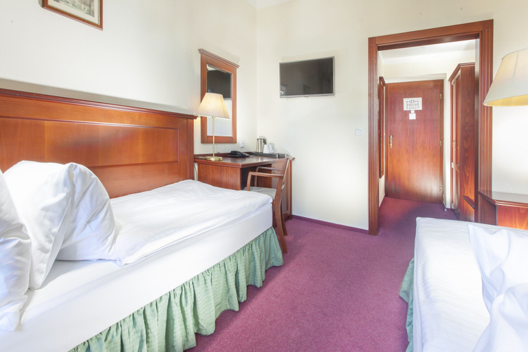 Bedroom 3, Hotel Lunik, Praha 2
