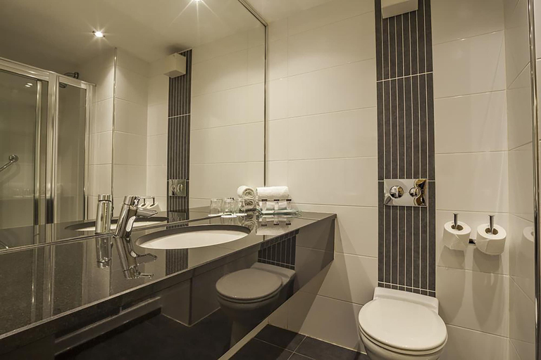 Bathroom 4, Skeffington ArmsHotel