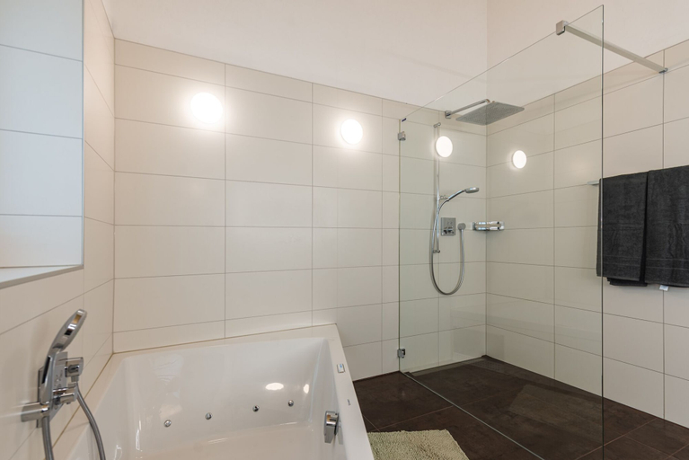 Bathroom 4, Joes Luxury home, Visp