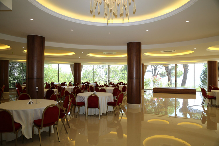 Food & Drinks 5, Douma Hotel, Batroun