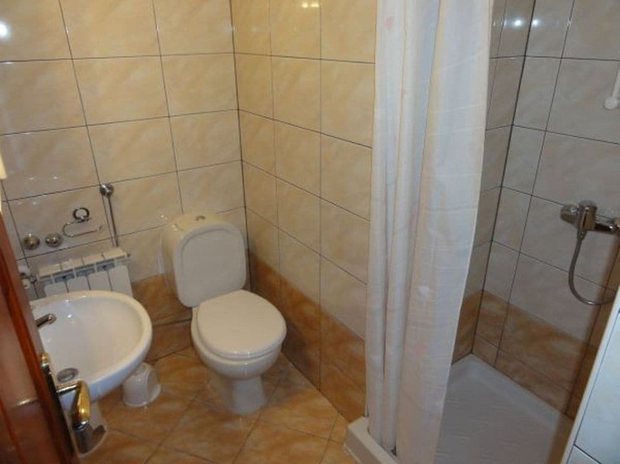 Bathroom, Affordable apartment Helena, Medulin