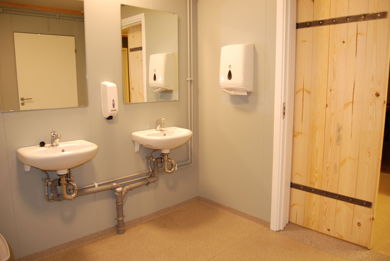 Bathroom 4, Tehúsið Hostel, Austur-Hérað