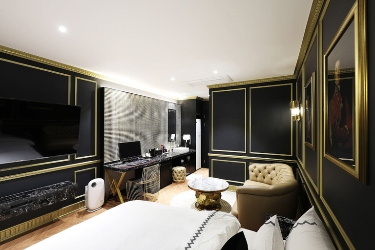 Bedroom 3, Mari Hotel, Paju