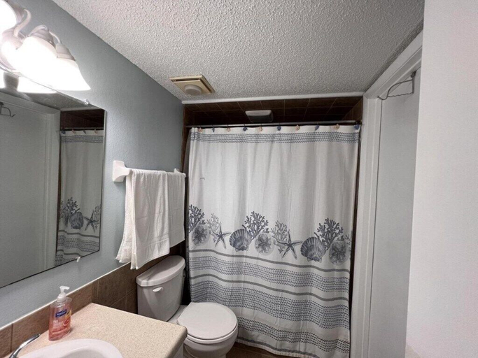 Bathroom 4, Four Winds B15 New, Saint Johns