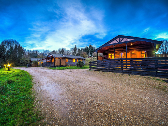 Exterior & Views 1, New Forest Lodges, Dorset