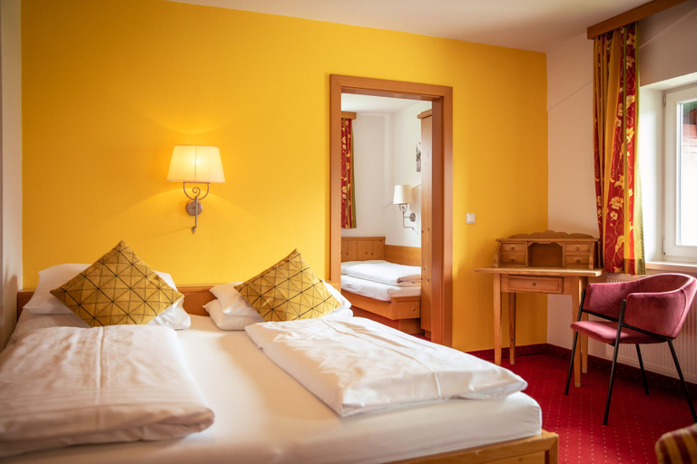 Bedroom 3, Hotel Restaurant tauernhex, Zell am See