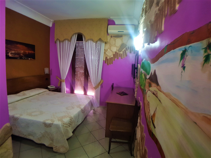 Bedroom 4, Ginevra 2, Napoli