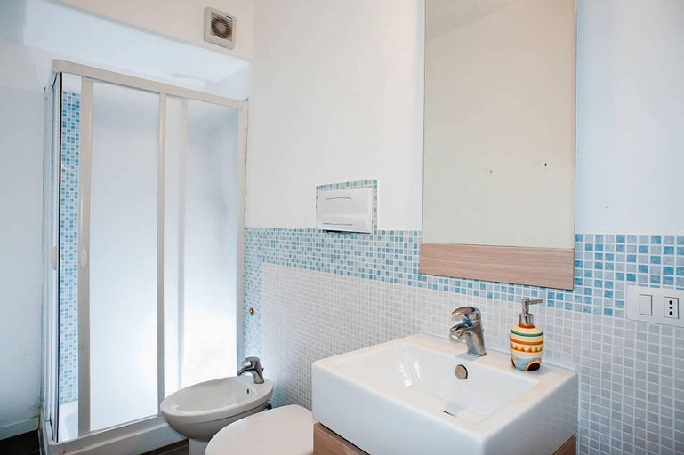 Bathroom, Dolce Mare 5, Ragusa