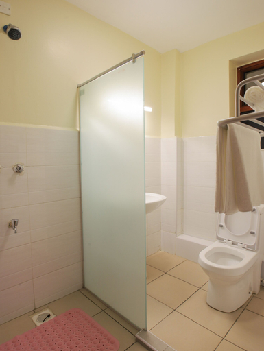 Bathroom 4, Lantern Serviced Apartments, Starehe