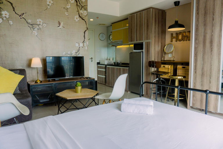 Bedroom 2, Cozy Studio Bintaro Plaza Residence Breeze Tower Apartment By Travelio, Tangerang Selatan