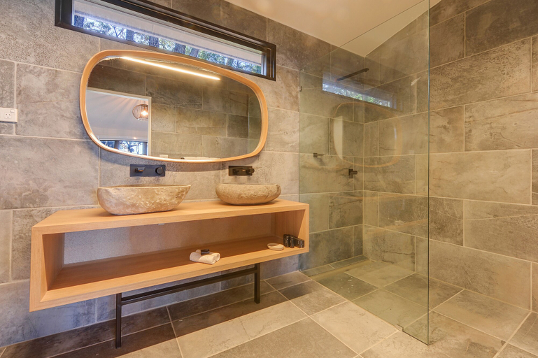 Bathroom 4, Marramarra Lodge, Sydney