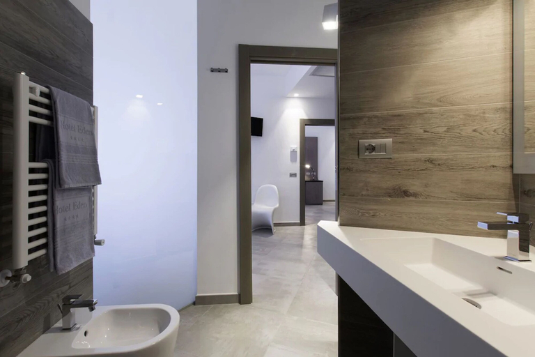 Bathroom 5, Hotel Eden, Teramo