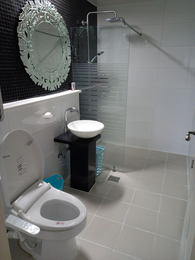 Bathroom 4, Emotion Pension, Hadong