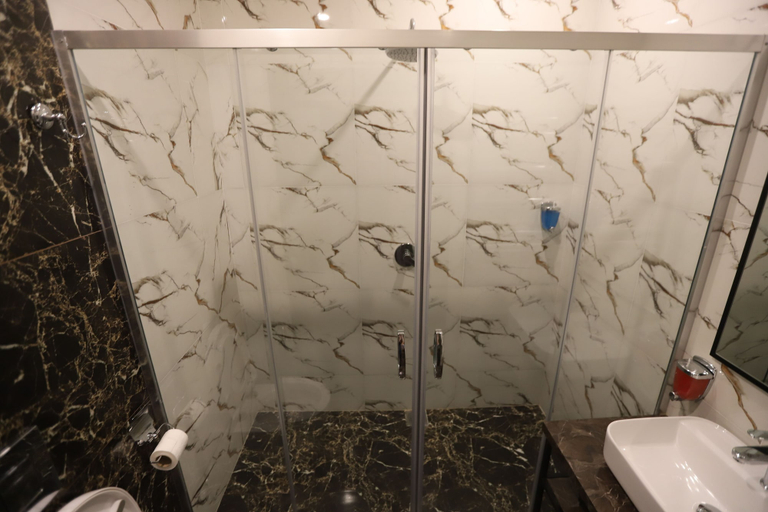 Bathroom 3, Maajid Quba Hotel&Restaurant Sanatorium, Quba
