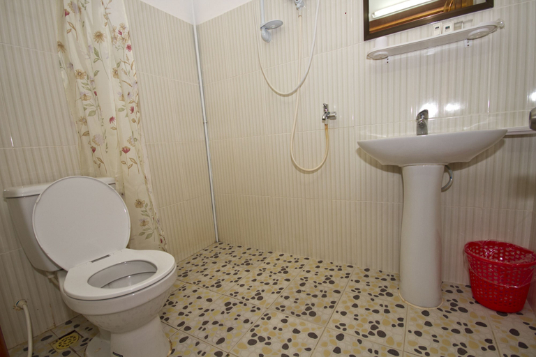 Bathroom 3, Overflow Guesthouse, Siem Reap