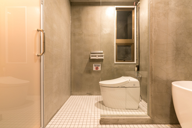 Bathroom 4, Okinawa Prison, Naha