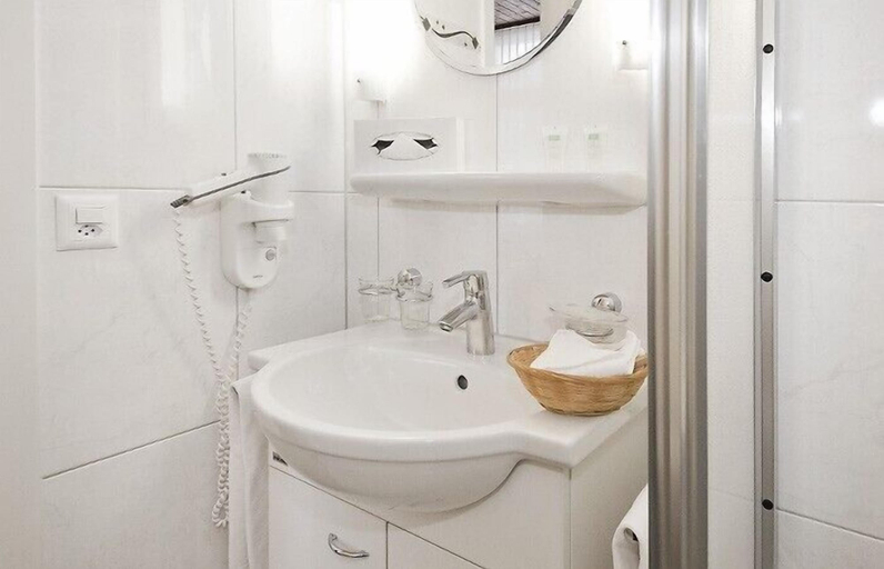 Bathroom 5, Hotel Engelberg das Trail Hotel, Obwalden