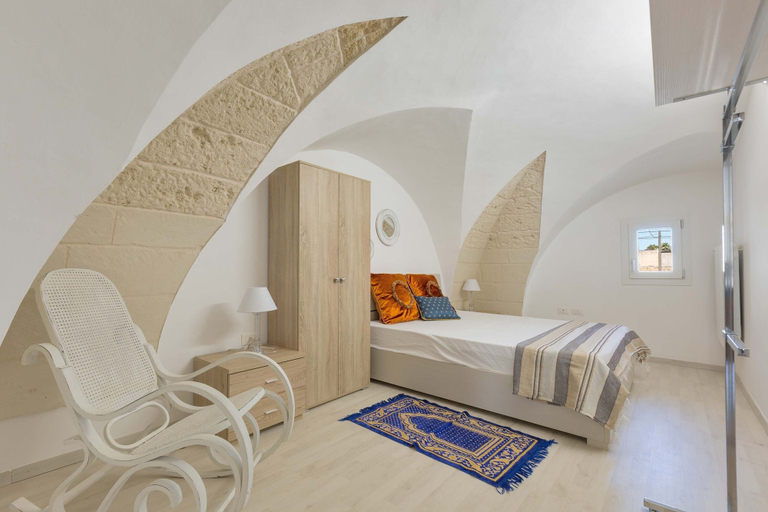 Room 4, 3107 Rudiae 68 by Barbarhouse, Lecce