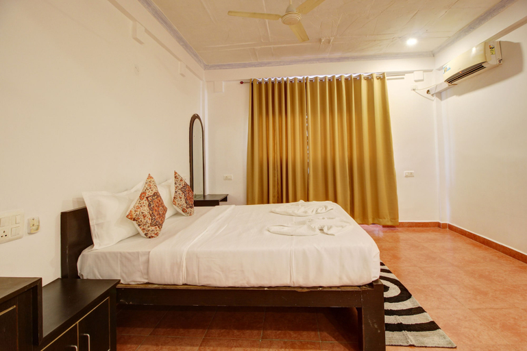 Bedroom 3, Hotel Pleasure Inn near Turtle Beach- Morjim, North Goa