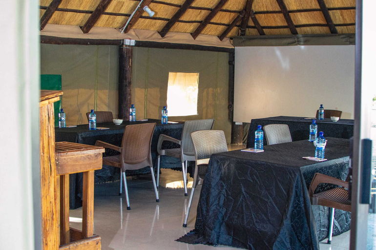 Others 4, Etang Guest House, Tutume