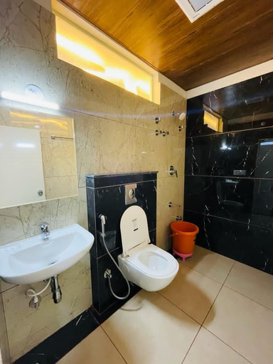Bathroom 4, iROOMZ S Silver Suites, Mysore