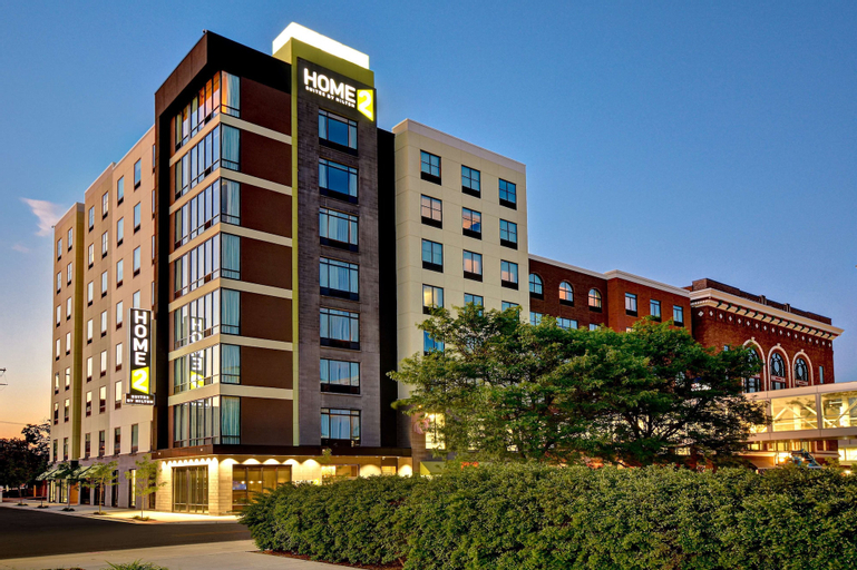 Exterior & Views