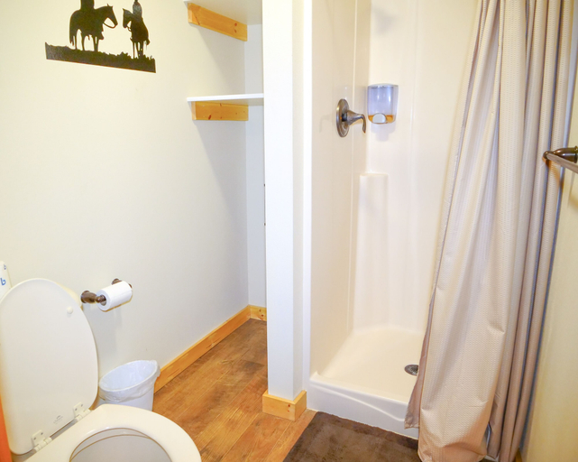 Bathroom 3, Custom Touch Village - Midland, Midland