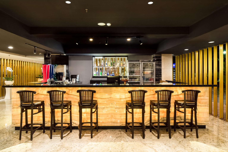 Food & Drinks 4, Steenkool Hotel Seminyak, Badung