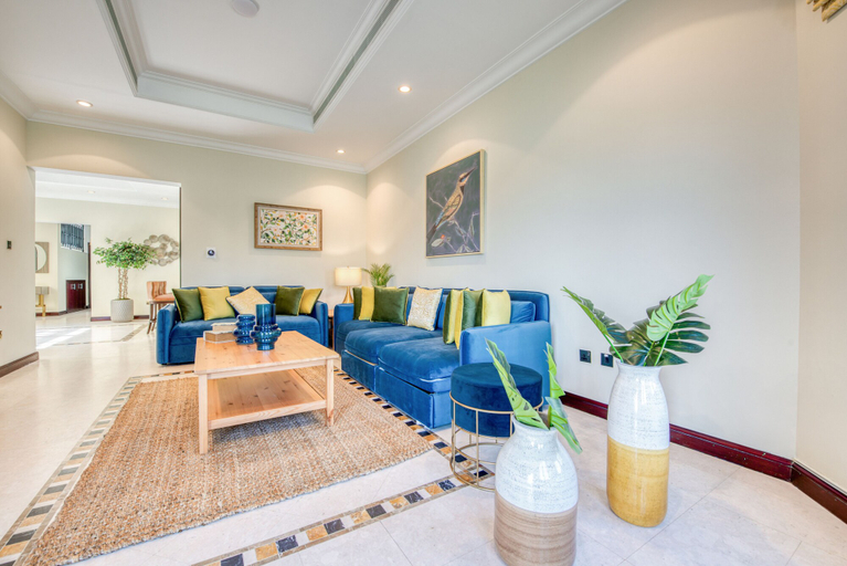 Living area 4, Maison Privee - Frond Villa K, Dubai