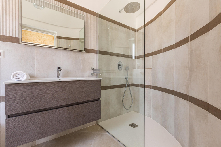 Bathroom 3, 2475 Villa Pietra del Sole by Perle di Puglia, Lecce
