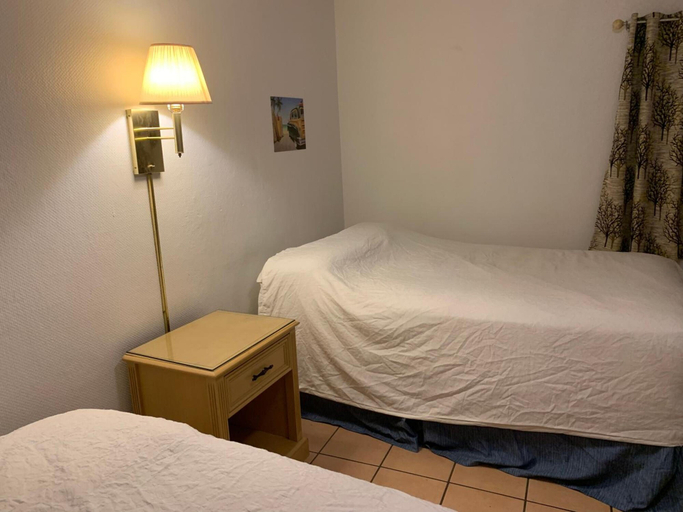 Bedroom 2, SunShine Motel, Cape May