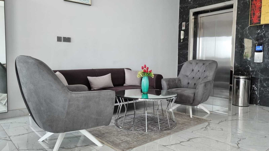 Others 5, Al Safwa One, Muharraq