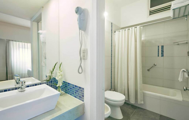 Bathroom 3, Gran Hotel Paysandu, n.a56
