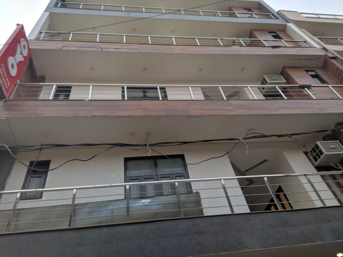 Exterior & Views, ADB Rooms Hotel Toravio, Delhi