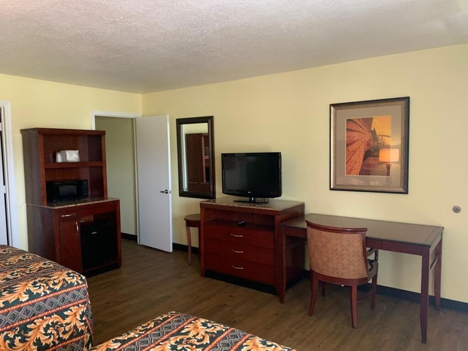 Bedroom 2, Inn On The Green, Lake