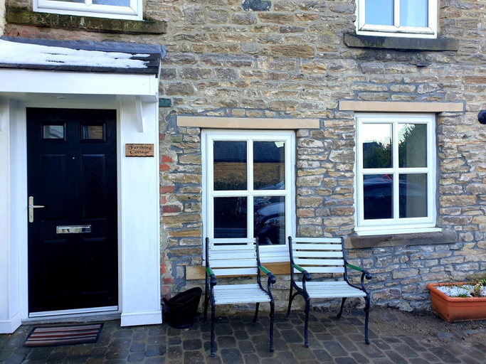 Exterior & Views 2, Farthing Cottage, Durham