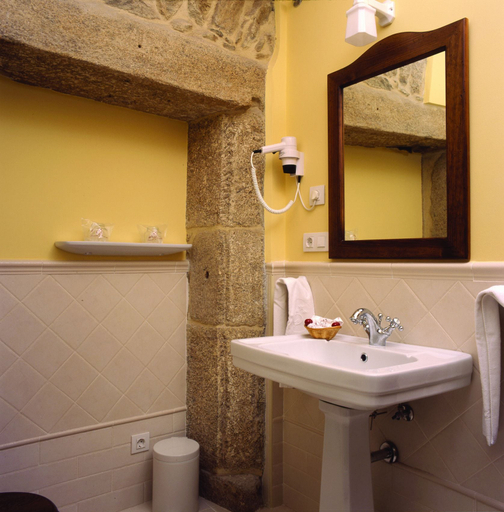 Bathroom 4, Hostal Airas Nunes by Pousadas de Compostela, A Coruña
