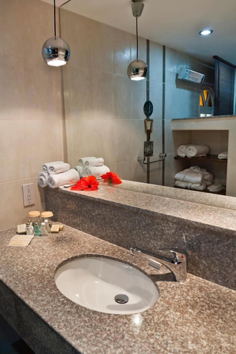 Bathroom 4, Bellapais Gardens