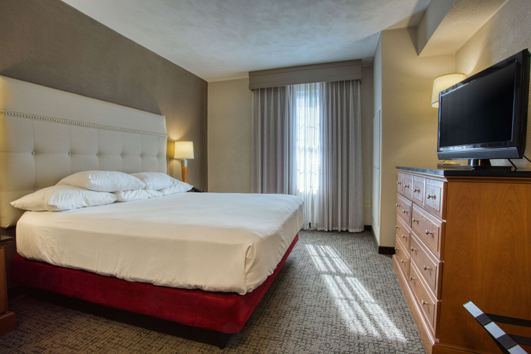 Bedroom 3, Drury Inn & Suites Near La Cantera Parkway, Bexar