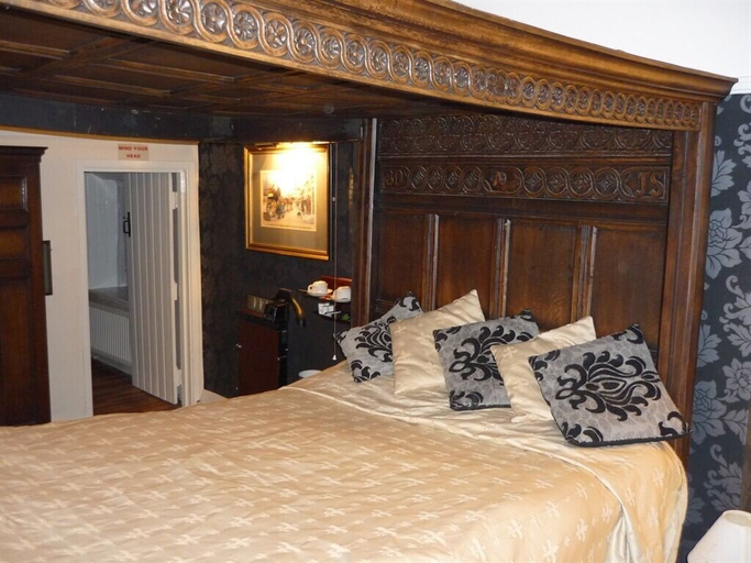 Bedroom 3, The Leather Bottle, Kent