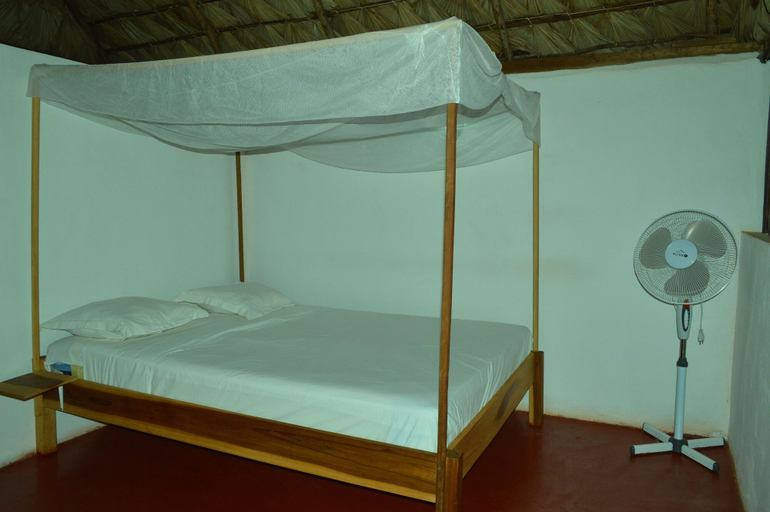Bedroom 2, Le Trou Normand, Diana