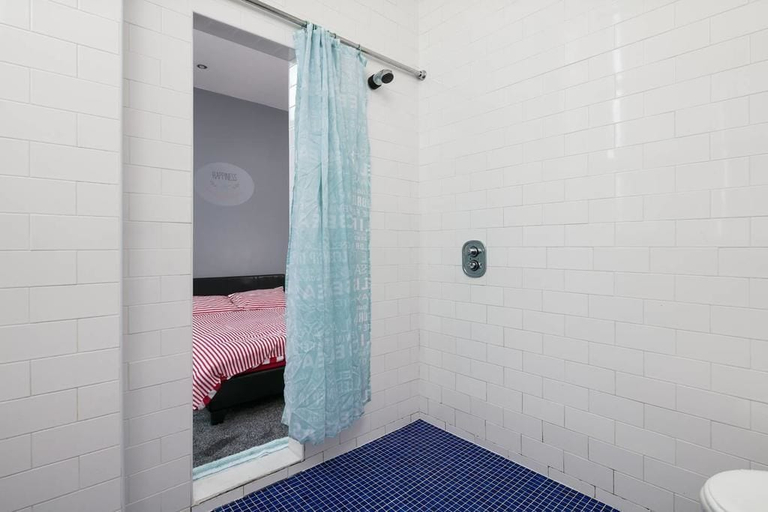 Bathroom 4, Apartment 33, Manchester