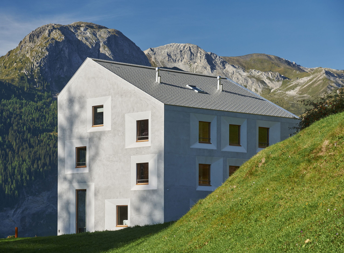 Front of property 4, Pensiun Laresch, Hinterrhein