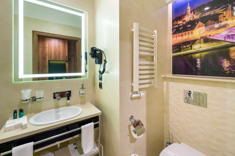 Bathroom 5, Sky Hotel Kraków, Kraków City