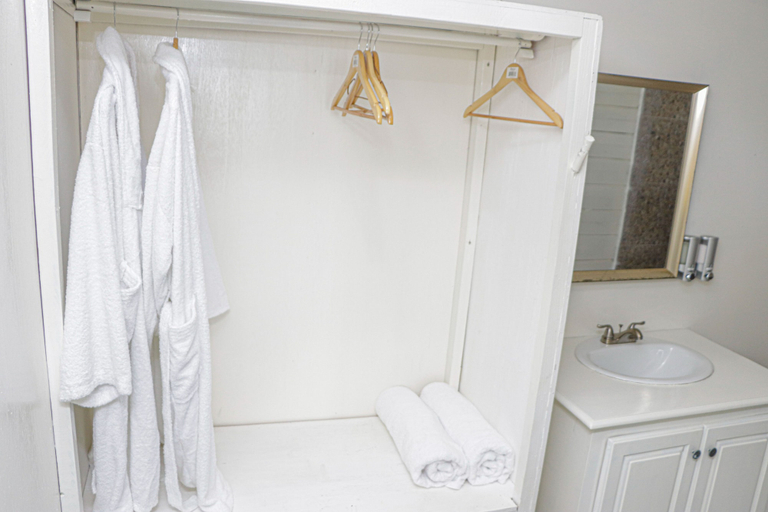 Bathroom 4, Little Bay Hideaway