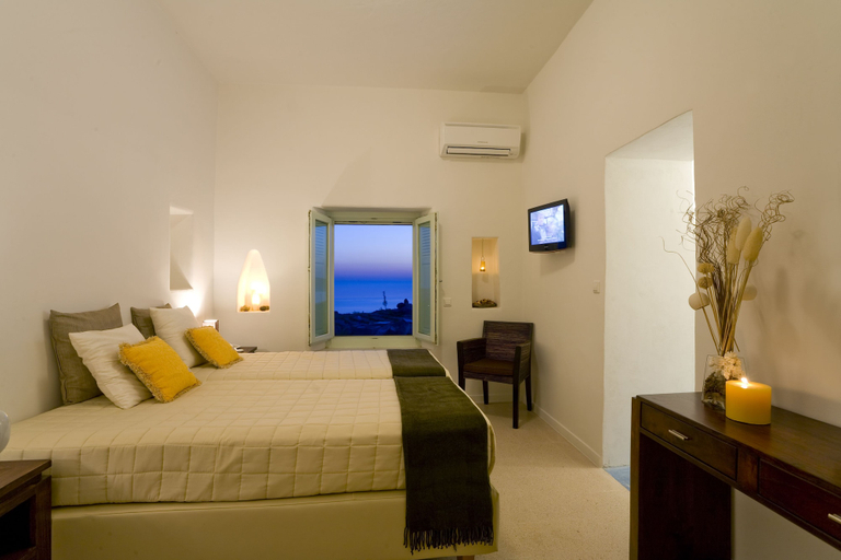 Bedroom 3, Blackrock Villa, South Aegean