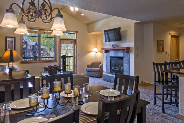 Food & Drinks 4, Grand Timber Lodge , Summit