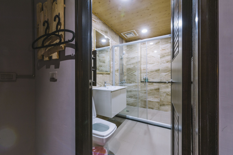 Bathroom, No Sun No Happy Inn, Pingtung