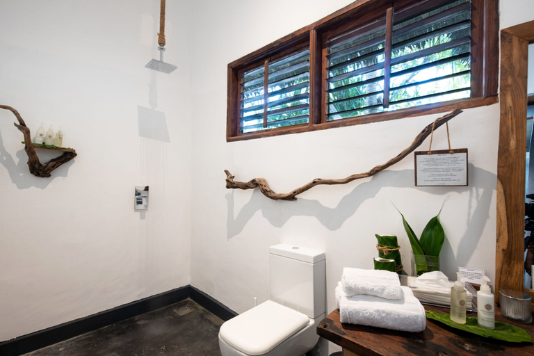 Bathroom 5, Upendo Beach Boutique Hotel, Kati