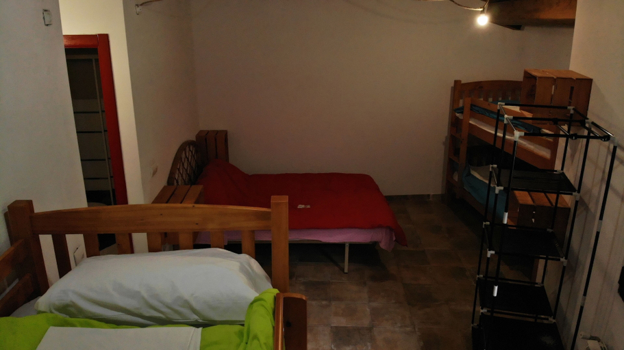 Bedroom 3, Albergue Valle do Seo, León